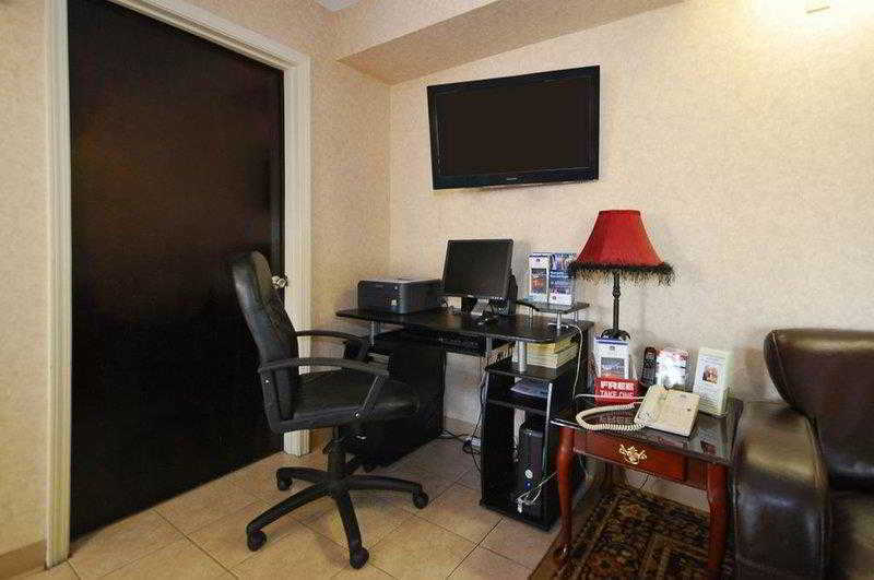Days Inn & Suites By Wyndham Warner Robins Near Robins Afb Extérieur photo