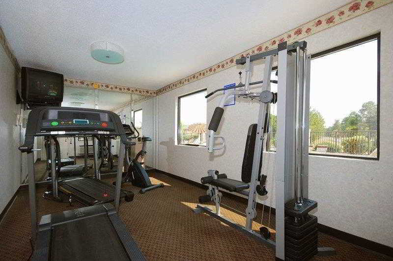 Days Inn & Suites By Wyndham Warner Robins Near Robins Afb Extérieur photo
