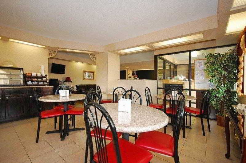 Days Inn & Suites By Wyndham Warner Robins Near Robins Afb Extérieur photo