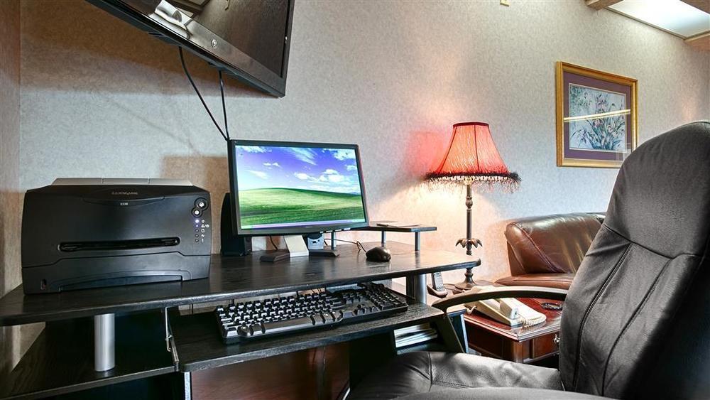 Days Inn & Suites By Wyndham Warner Robins Near Robins Afb Extérieur photo