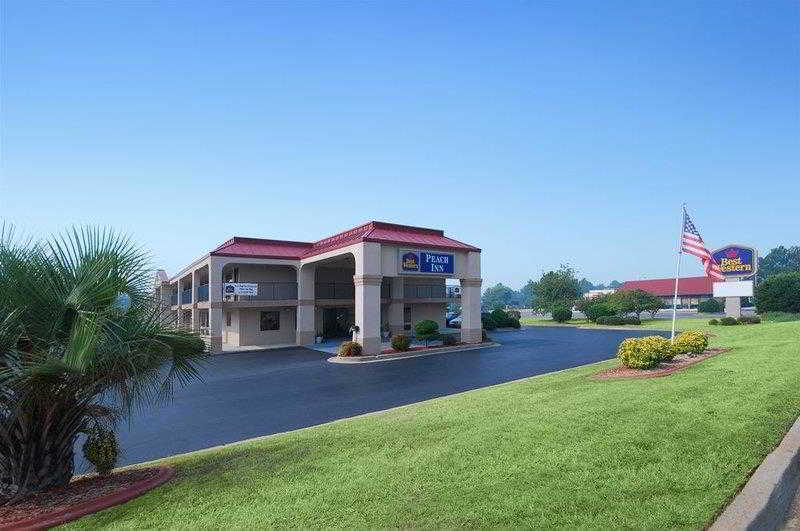Days Inn & Suites By Wyndham Warner Robins Near Robins Afb Extérieur photo