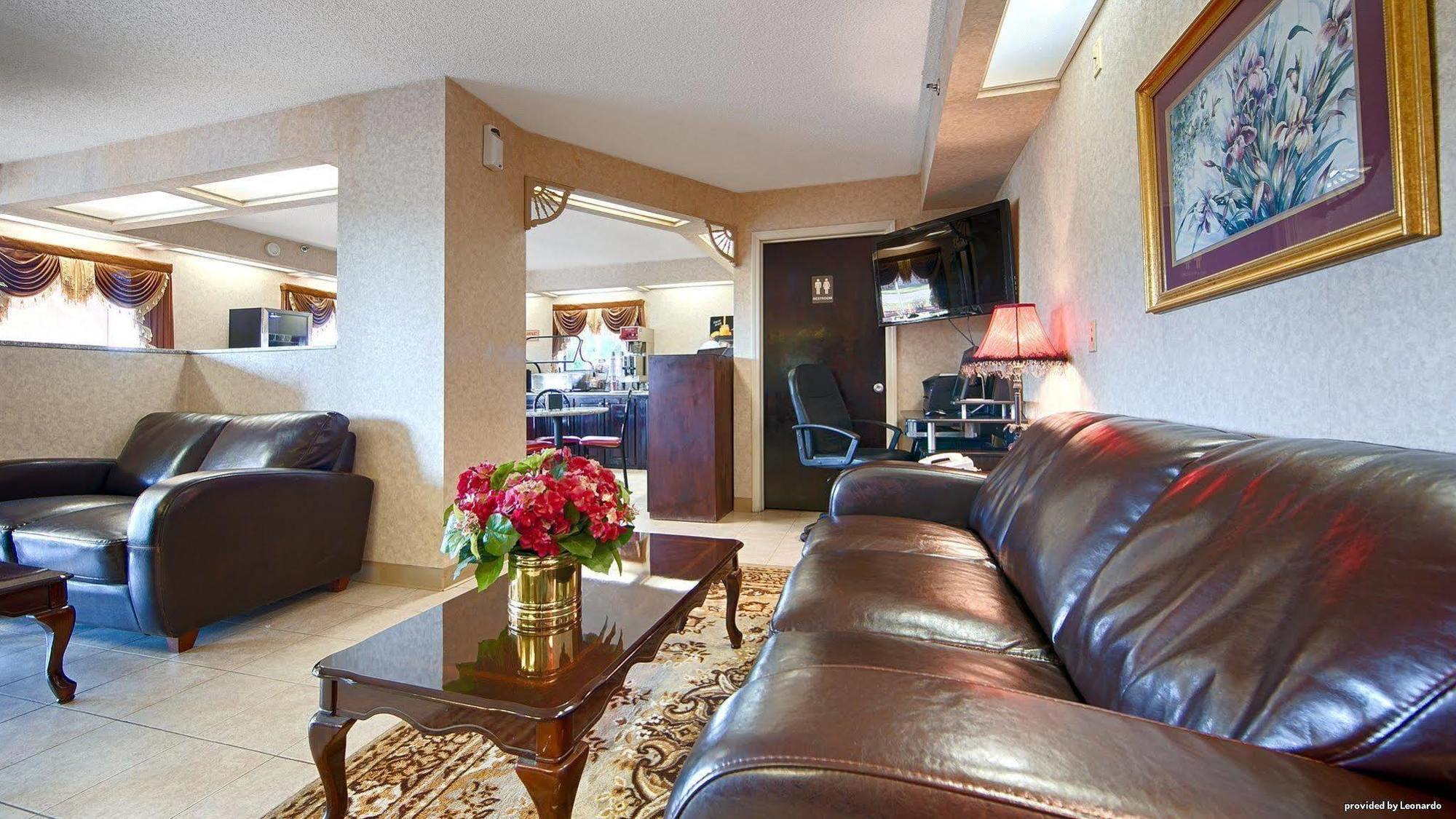 Days Inn & Suites By Wyndham Warner Robins Near Robins Afb Extérieur photo