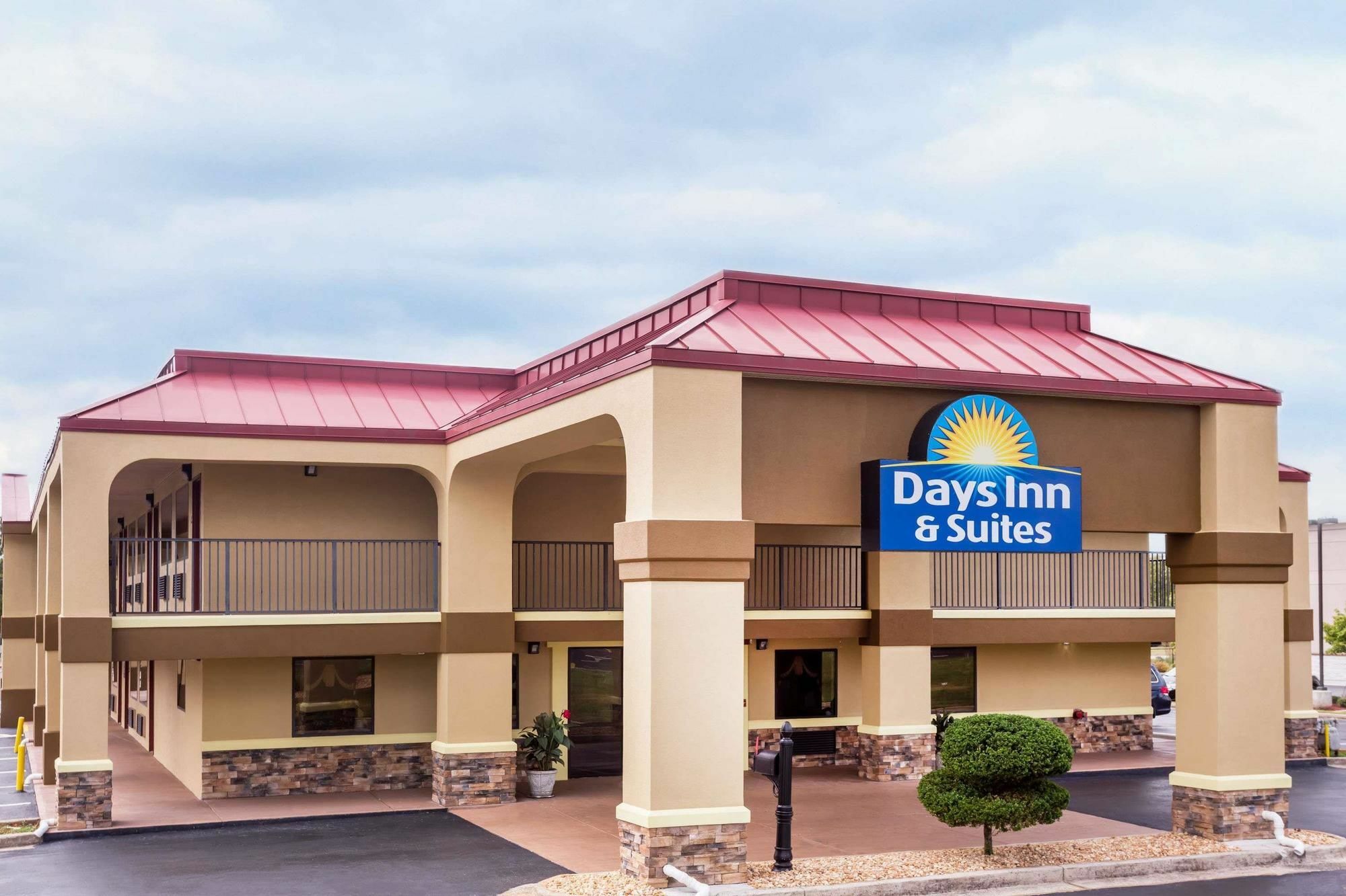 Days Inn & Suites By Wyndham Warner Robins Near Robins Afb Extérieur photo